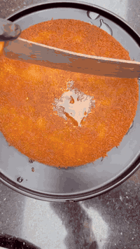 السلام عليكم من رخصة القيادة هذا طباخ كنافه للبيع+قاب عدد ٩ هدية ، *********** متوفر واتساب
