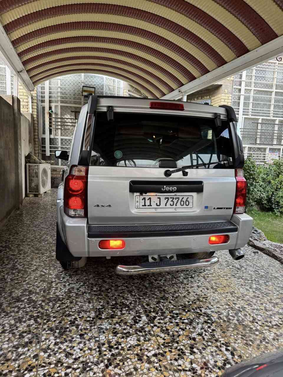 السلام عليكم للبيع جيب كومندار 
موديل 2007 رقم بغداد بسمي دولي
سنويه هزه كله جديد 
السياره مكينه 4700 
السياره مصبوغه حزام  
7 راكب 3 قطع تبريد 
غرفه جديده تخم تاير 
السياره خير من الله
السعر 83 مكاني كربلاء الاستفسار اكثر 
***********
