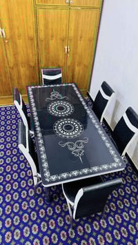 طاولة طعام • ٦ كراسي جلد • يتكبر ويتصغر