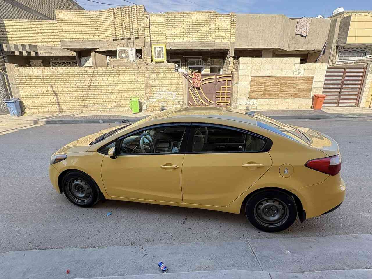 سلام عليكم عارض سياره للبيع
فورتي ٢٠١٤ خادثها بس دعاميات فقط بدون أي تبديل السياره اليبل واحد محرك ١٨٠٠دوش تخم تاير وحداديه كفاله السياره نص فول 
مكاني بغداد 
الرقم ***********
