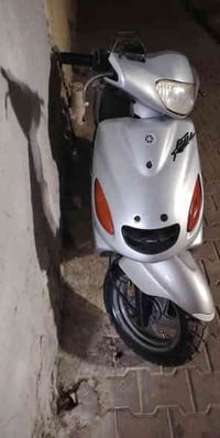دولفين ( اكزز ) للبيع دراجه مفتوحه.. ب 400 وبيها مجال الشراي يجي خاص ا...