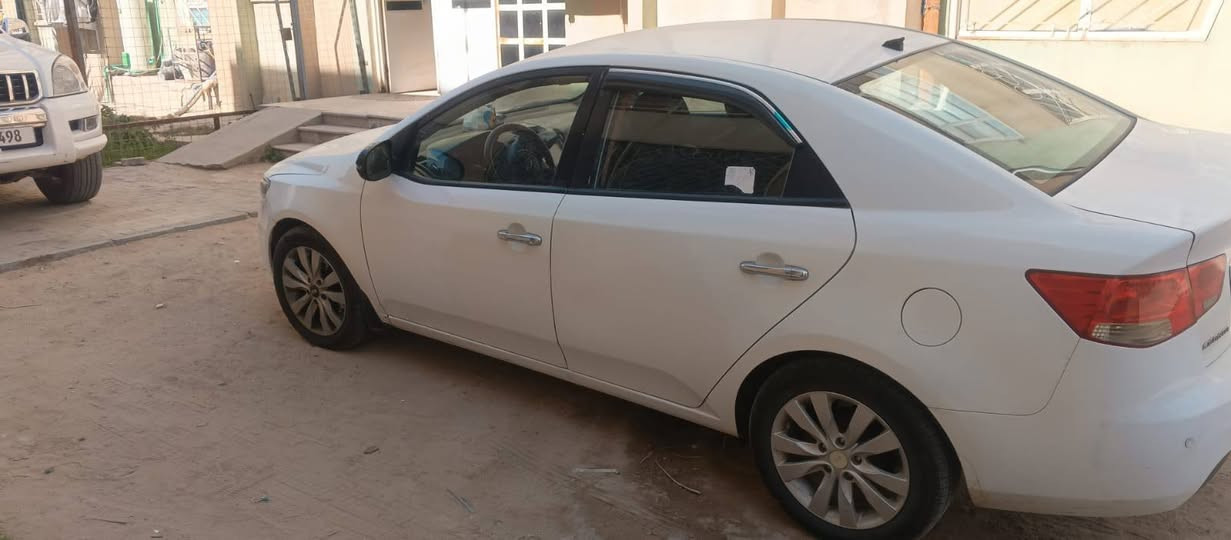 سراتو للبيع موديل 2011 بيه مكانات صبغ السعر 83وبيه مجال ***********
