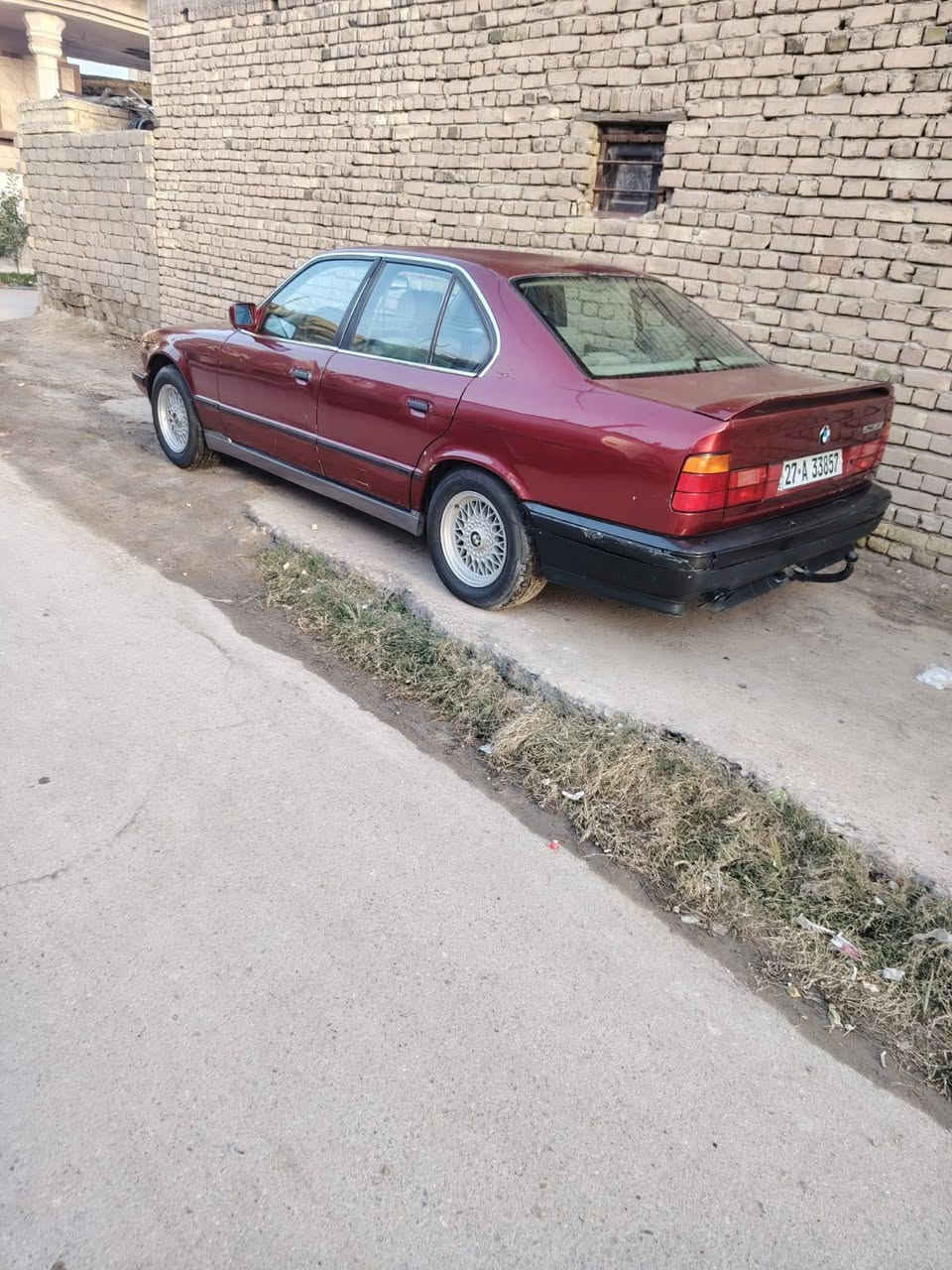 سلام عليكم سياره للبيع BMW
موديل 92 حجم 520 السياره جاهزه ما بيهة نقص 
مكينة 6 سلندر كير عادي
رقم ***********
