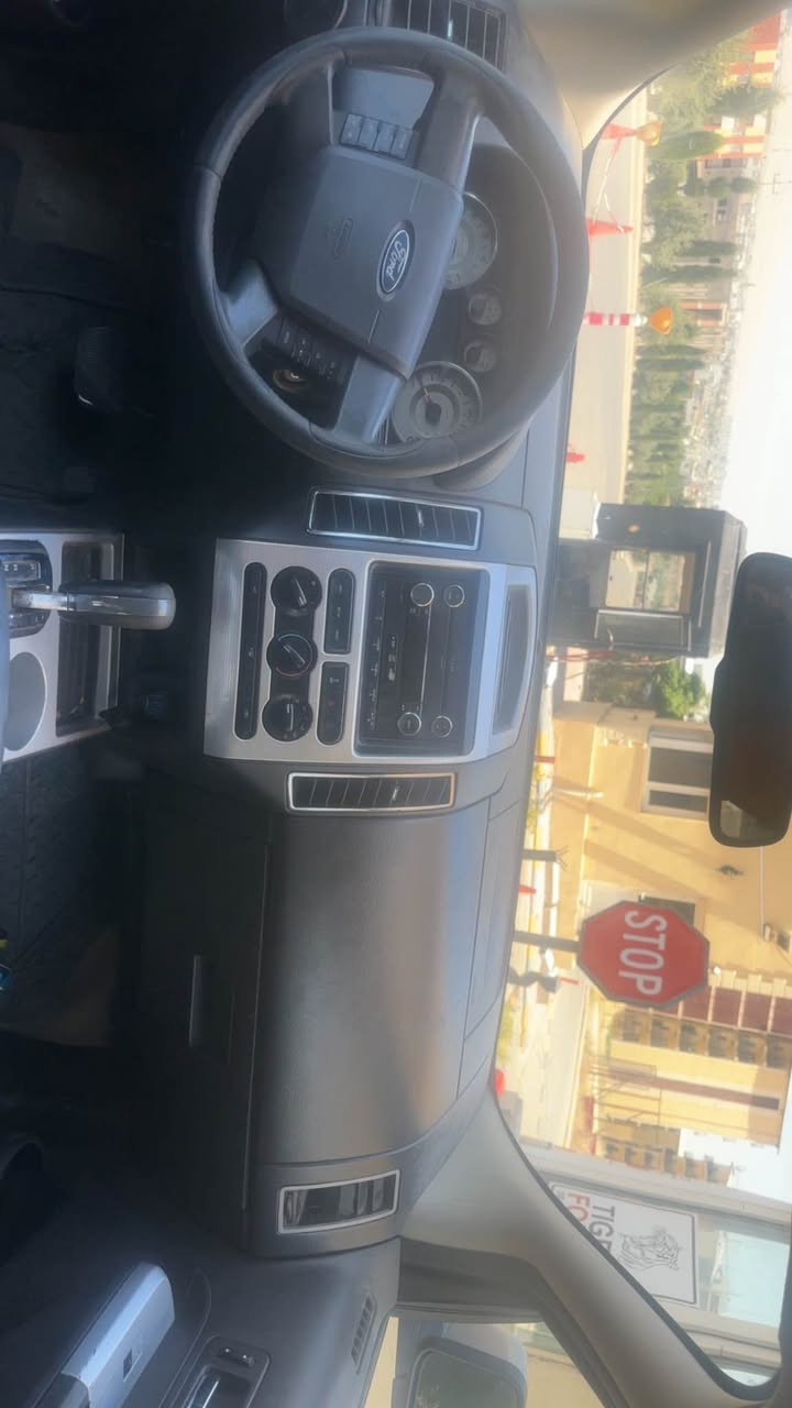 فورد ئیدج ٢٠٠٧  
٣ پارچە بویاخ بی ناو گرتن 
پیشو دوای کە پسە 
مە کینە ی تازە ی ئە وروپی لە سە رە 
٦ بستون 
بی کال بونە وە 
تە برید ساردو گە رم لە سە ر سویچ 
٧٨ گە لاو مە عامە لە 
سە نە وی ٤ مانگە بە سە ر چوە 
١٤ گە لا خە رامە ی لە سە رە دوای مە عامە لە بوتی ئە برم 
*********** السليمانية, العراق

