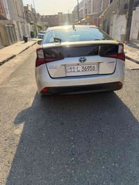 بريوس 2022 وارد امريكي محرك 1800 هايبرد  صور الحادث مرفقه بدون ايرباكا...