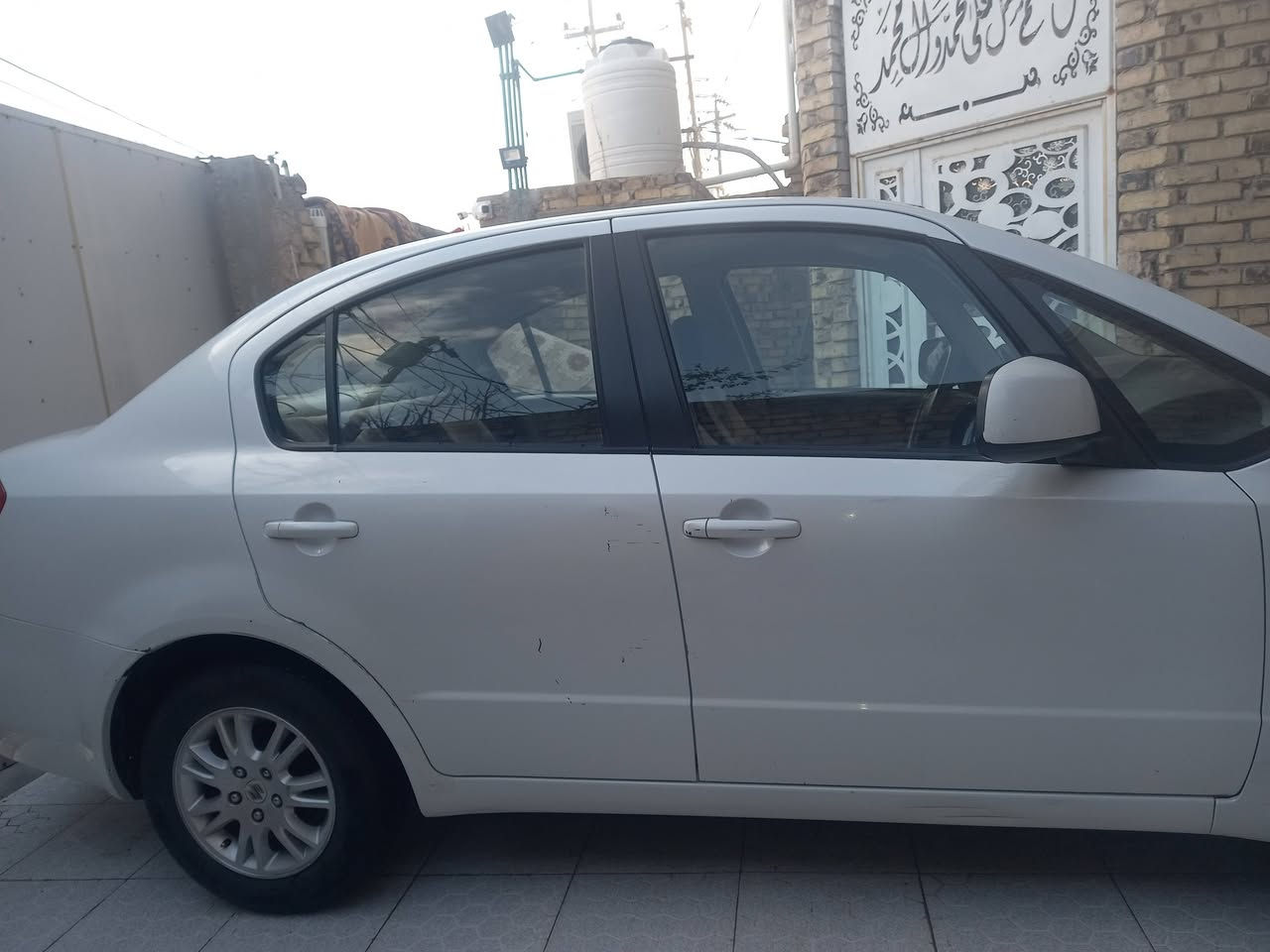 ساسوكي للبيع موديل 2014 مكفوله بسمي  من الصبغ مكان السياره بابل مركز المدينة ماشيه موضح بالصوره السعر 80وبيها مجال رقم ***********37
