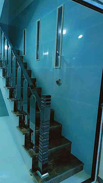 السلام عليكم خلفه سيراميك باانواعه او ارضي باانواعه متفرغ حاليه شغل درجه اولئ مثل مااشاهد رقم المبايل بي واتساب ***********
