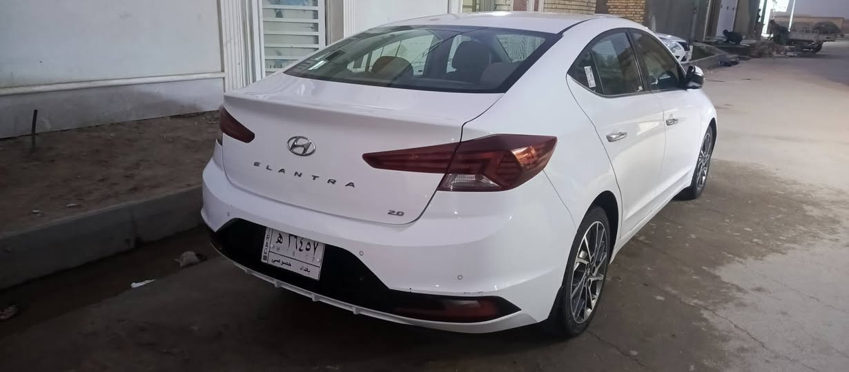 انترى 20 خليجي كفاله عامه 
رقم بغداد 
مكينه 2000 
كير AT 
تبريد حداديه 
دواخل تدفئه 
فتحه بالقماره 
دخول ذكي 
بصمة تشغيل 
مرايات شفط 
ماشيه 129 قابل للزيادة 
بشهر ال6تصير حره 
راعيه يمي بناصريه 
استقطاع يدوي اخر وصل انطيكياه  
السعر 160 والي شراي يتصل وبخدمته 
***********
