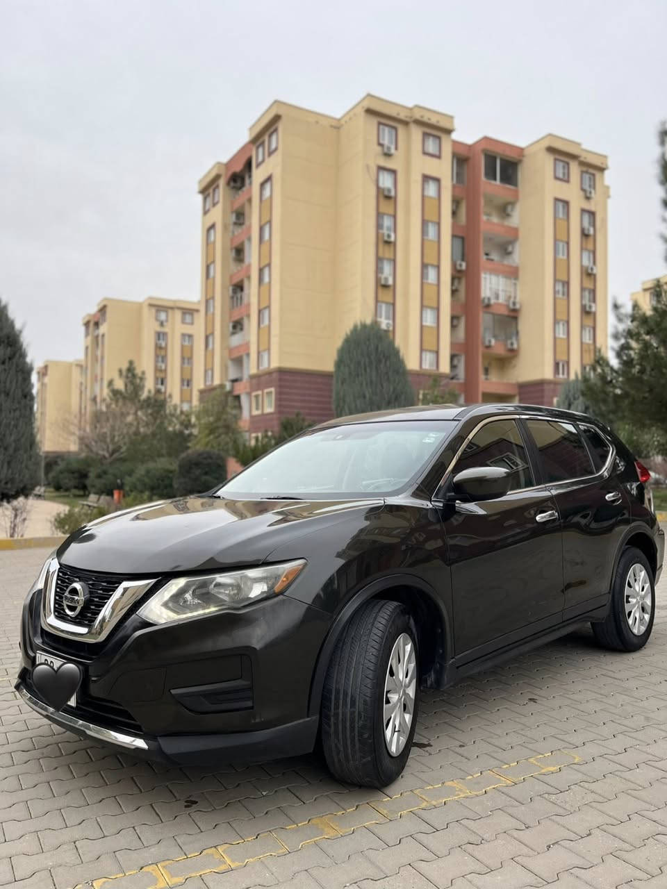 Nissan Rogue 2017 s 
نيسان روج ٢٠١٧ مواصفات s
تحكمات ستيرن شاشة كاميراو تيريد مركزى 
٤ پارچه صبوغه (صقف و صندوخىتوزيك كالبووته )
گير و مكينه به شه رته( ارباكى سوكان شان سيسته مه )
121هزار مايلا رويشتيه  رقمى نويه 
دهوك  ***********
سعر :-١٢٧ ورقة و مجال

