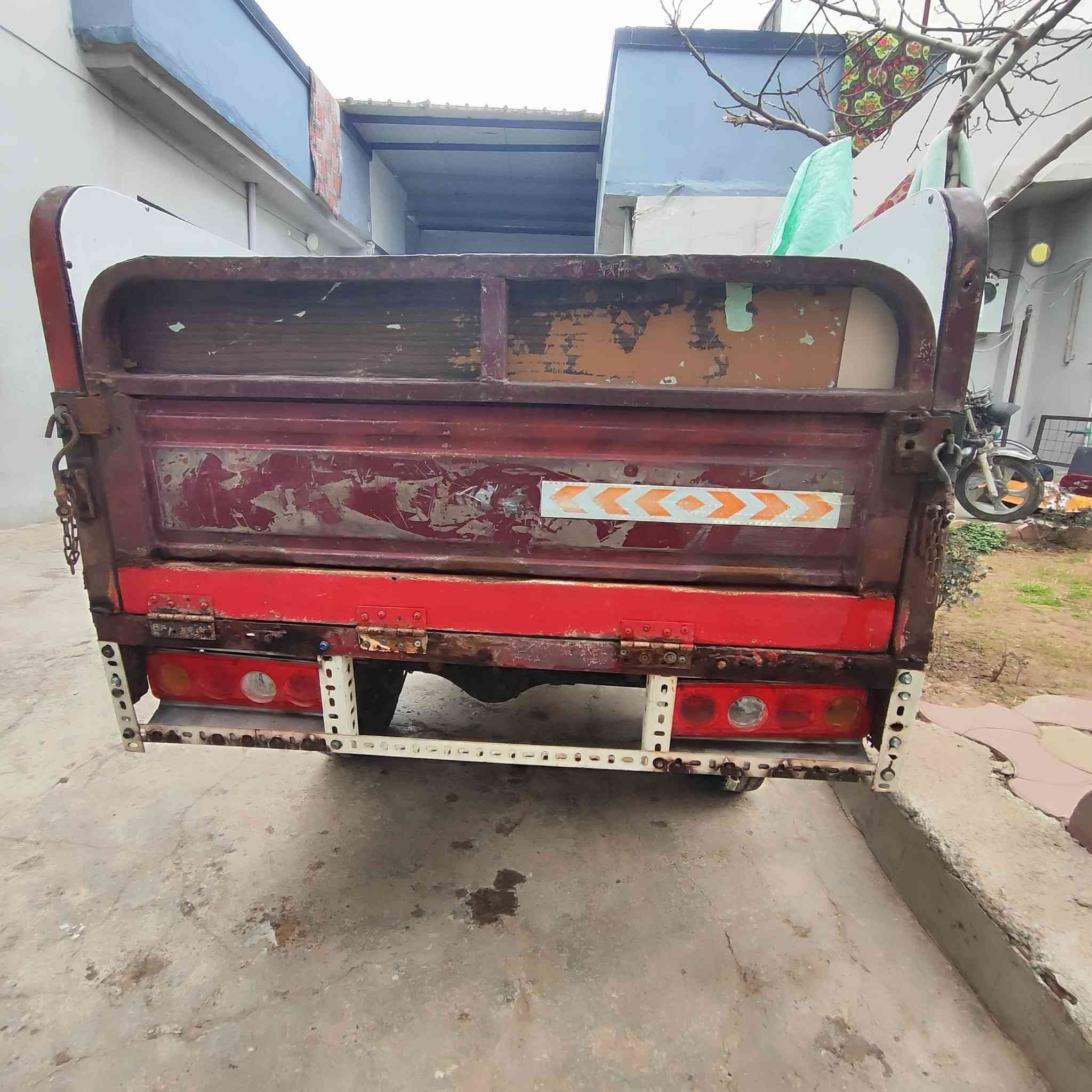 ستوته للبيع دبلات جدد  تواير نضافف شاصي شرط  السعر 750بيها مجال العنوان الموصل
تفاصيل اكثر اتصل ‏‪0750 796 0342‬‏
