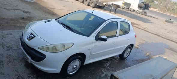 بيجو حجم 206/موديل 2012/سنوية 2030بسمي رقم انكليزي  تحويل بدون هزة السيارة بلادية بدون صبغ مسجل بلوتوث التبريد كمبريسر فقط الصدرالامامي فقط50/50خلفي تمام السيارة كلهة شغالة وكاملة محرك كير تمام السعر.  /45/////تواصل واتس اب///////***********////***********
