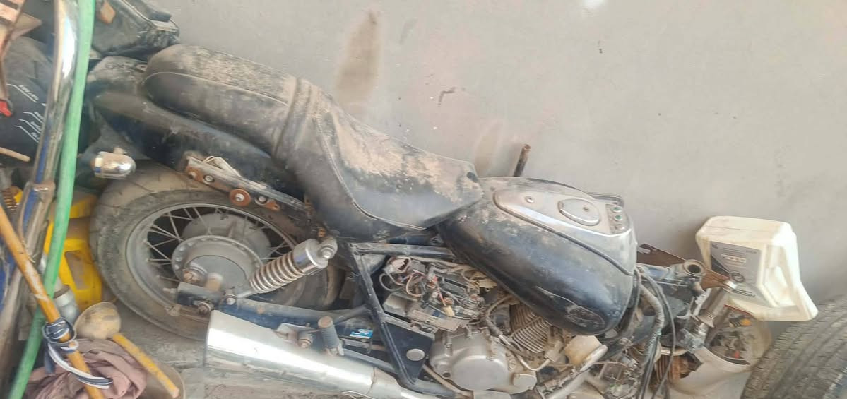 سلام عليكم هارلي للبيع مكينه ربع شغاله وغراضه كله موجوده عوزه بس دبلات امامي رقم صاحب دراجه‏‪***********‬‏
