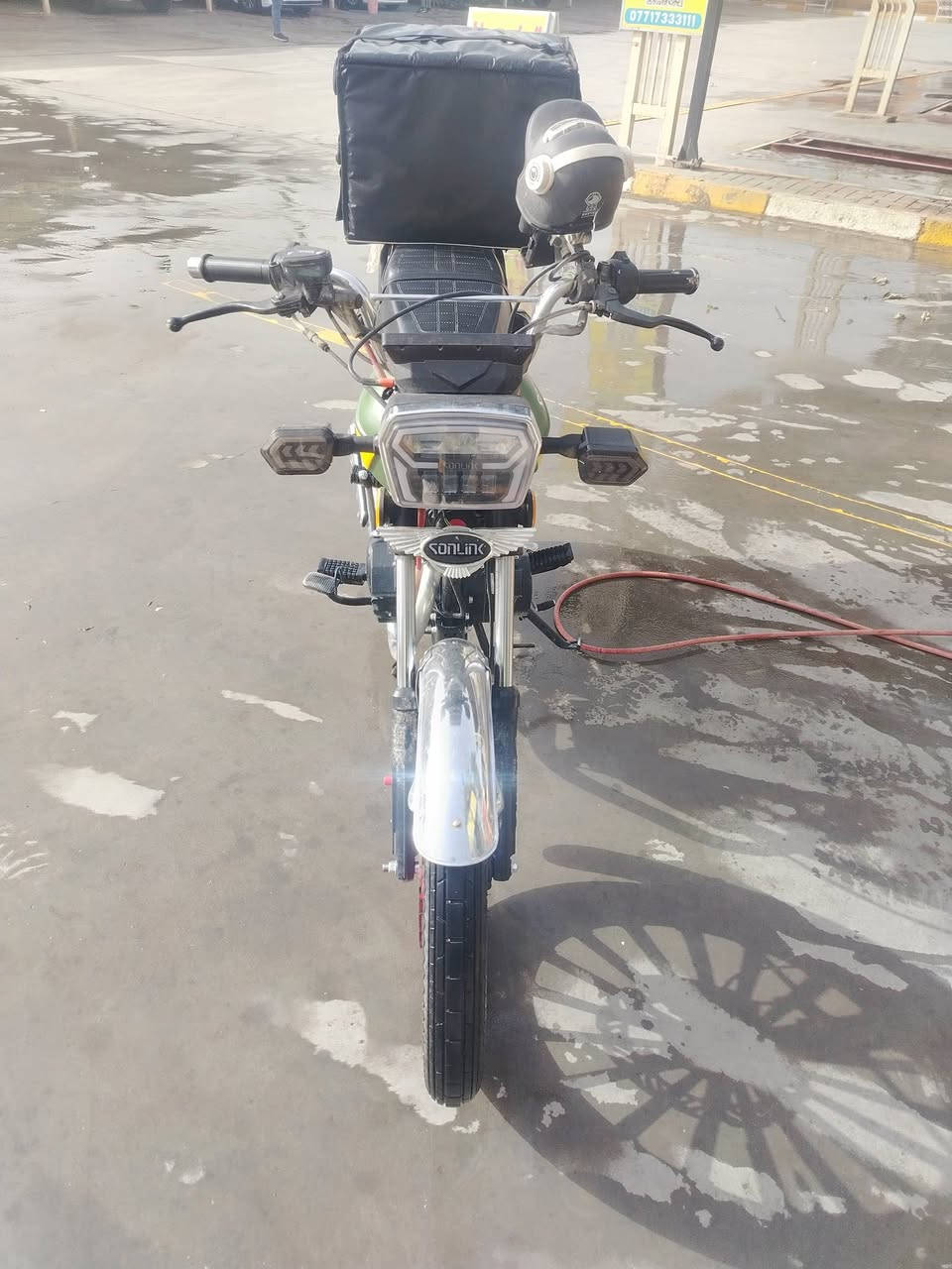 ***********
900
2025
