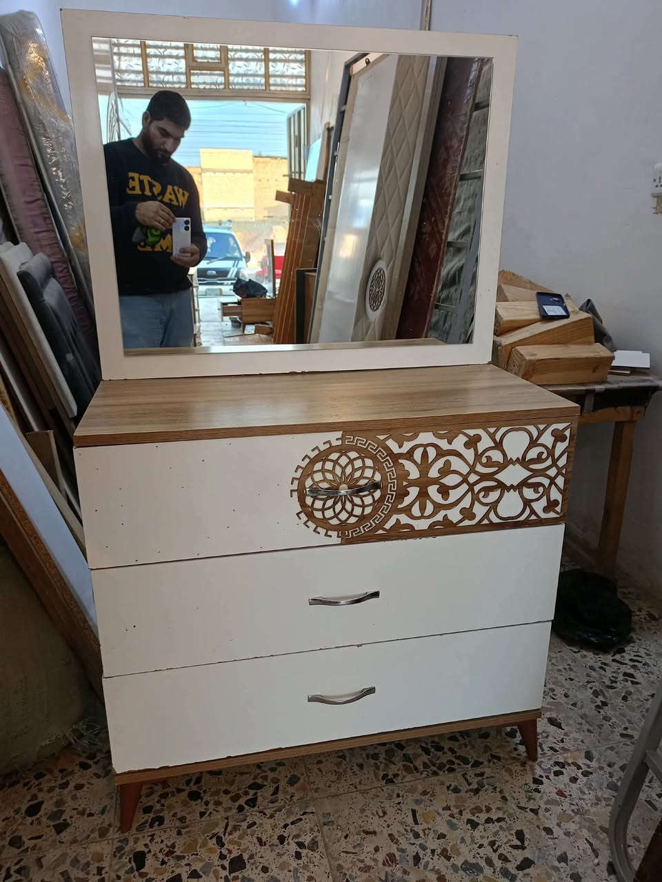 غرفة نوم مستعملة🇹🇷
 نضافة 90 ٪💯 السعر400 قفل💸

شد ونقل داخل بغداد مجاني🚛
يوجود توصيل محافضات 🚛


**إذا كنت صاحب هذا الإعلان وتريد حذفه لأي سبب، رجاءا أرسل رسالة إلى الدعم الفني**