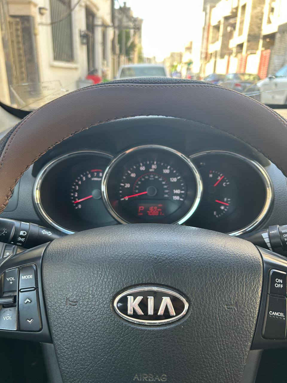 سورنتو امريكي رقم بغداد بسمي هزه وسنويه جديده محرك ٢٤٠٠دوش ماشيه ٧٠ميل قطعتين تبريد ,(حادثها صطحي بل جاملغ ونطخ هلال مال جاملغ وشويه من باب ) السعر ١١٢ مكان حي الجهاد، بغداد ***********
