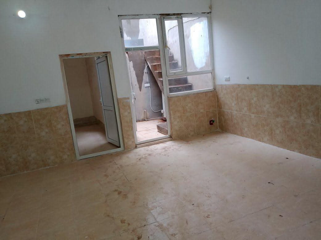 خانو ه كى 125مترمربع له گه ره كى 11ئازار كه سنزان 1طابق نرخى 475ورقه ومجال سه وداش ده كه م له گه ل شتئ له هى خؤم هه رزانتر سه ودا له گه ل خانو زه وي شوقه مزرعه سياره دوكان بؤ زياتر زانياري ديتنى وينه وفيديوى خانوه كه وتساب له خزممه ت دايه ***********وتساب أربيل, العراق
