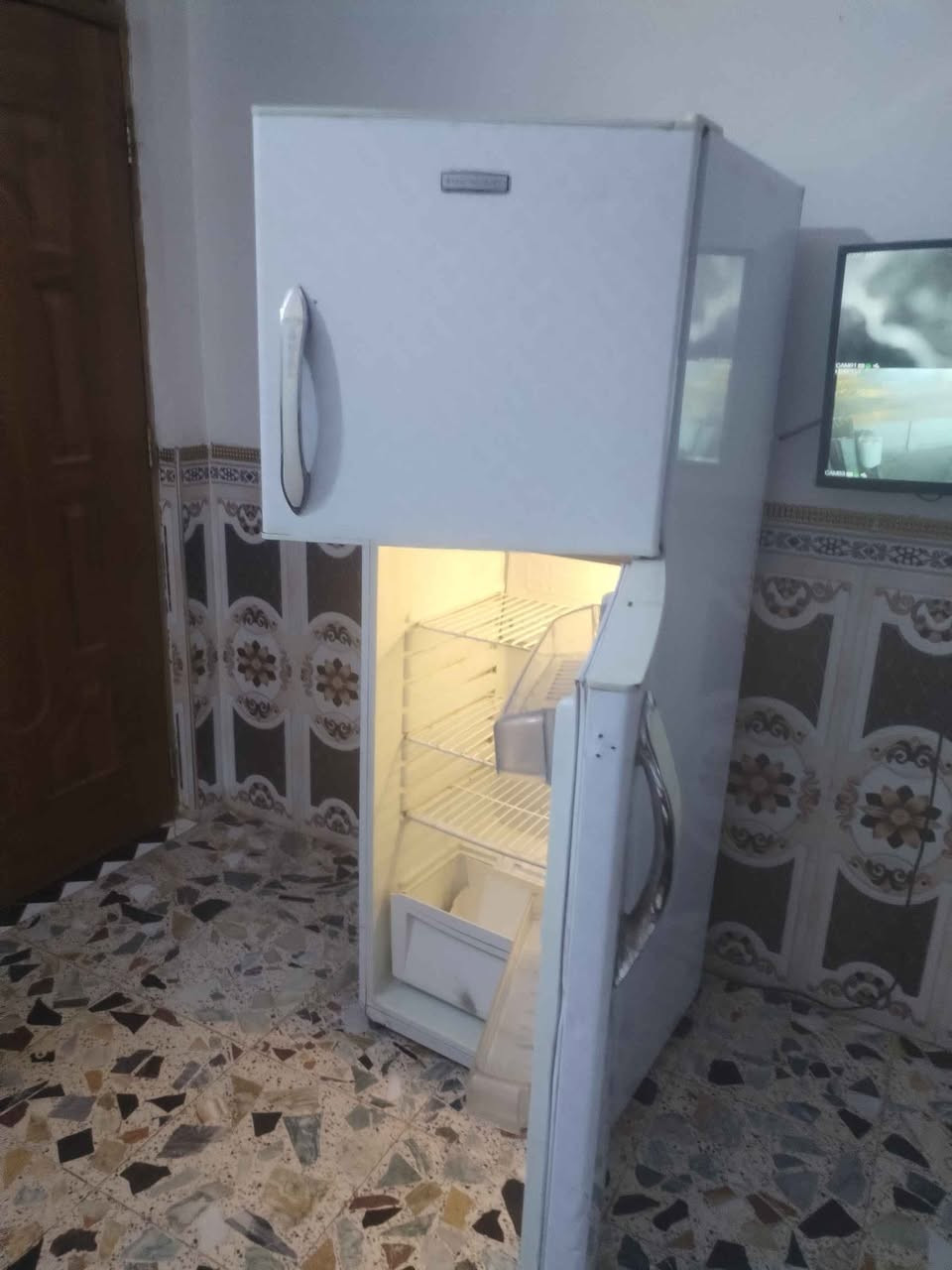 ثلاجه رويال ياباني 16 قدم نضيفه حيل علفحص لاخياس لازنجار فول تجميد شرط 9تى جوه يوفر ثلج اكو توصيل للباب تجيك اجيبه الك شغل وتفحص تقتنع يله تنطي فلوسها سعر 130 هيه وتوصيله شراي يتصل *********** المدائن, بابل
