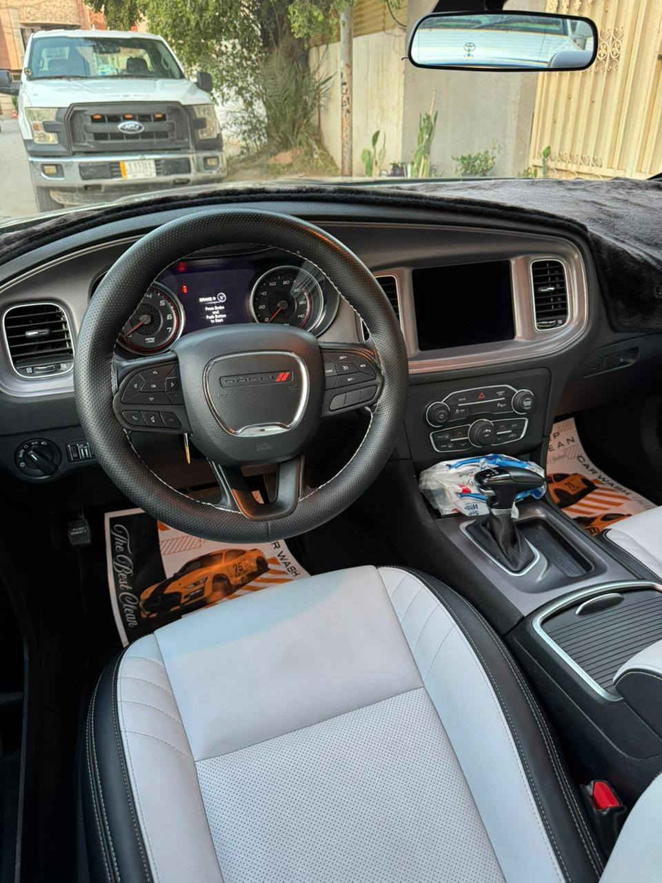 جارجر SXT 2023 تو ويل 
وارد امريكي  لون اسود  محرك 3600
سيارة جديدة جدا ماشية 25km
محرك كير واير بشرط مامفتوح 
سيارة حيل نظيفة كلشي عل بلاد جديد 
سنوية هزة كلشي جديد مدفوع لـ
باسمي السنوية بشرط تحويل وغرامـة
سيارة مابيـها دينار مصرف كامل من كل نواح
رقم صاحب سيارة ***********
