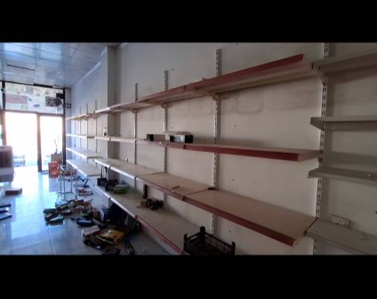 رفوف تركية النوع الثقيل كلش انظاف
رف حائط تركي جديد 7م
 رف حائط مستعمل 5م
رف فاصل 4م
رف نصفي واجهتين 2م
سعر مناسب
***********

رەفانك بو فروتنێ
