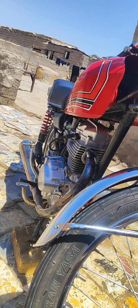 سلام عليكم دراجه شاصي 21تعمير 26رايتها ب700بس وصل شراي تصل على هاذ الرقم ‏‪***********‬‏
