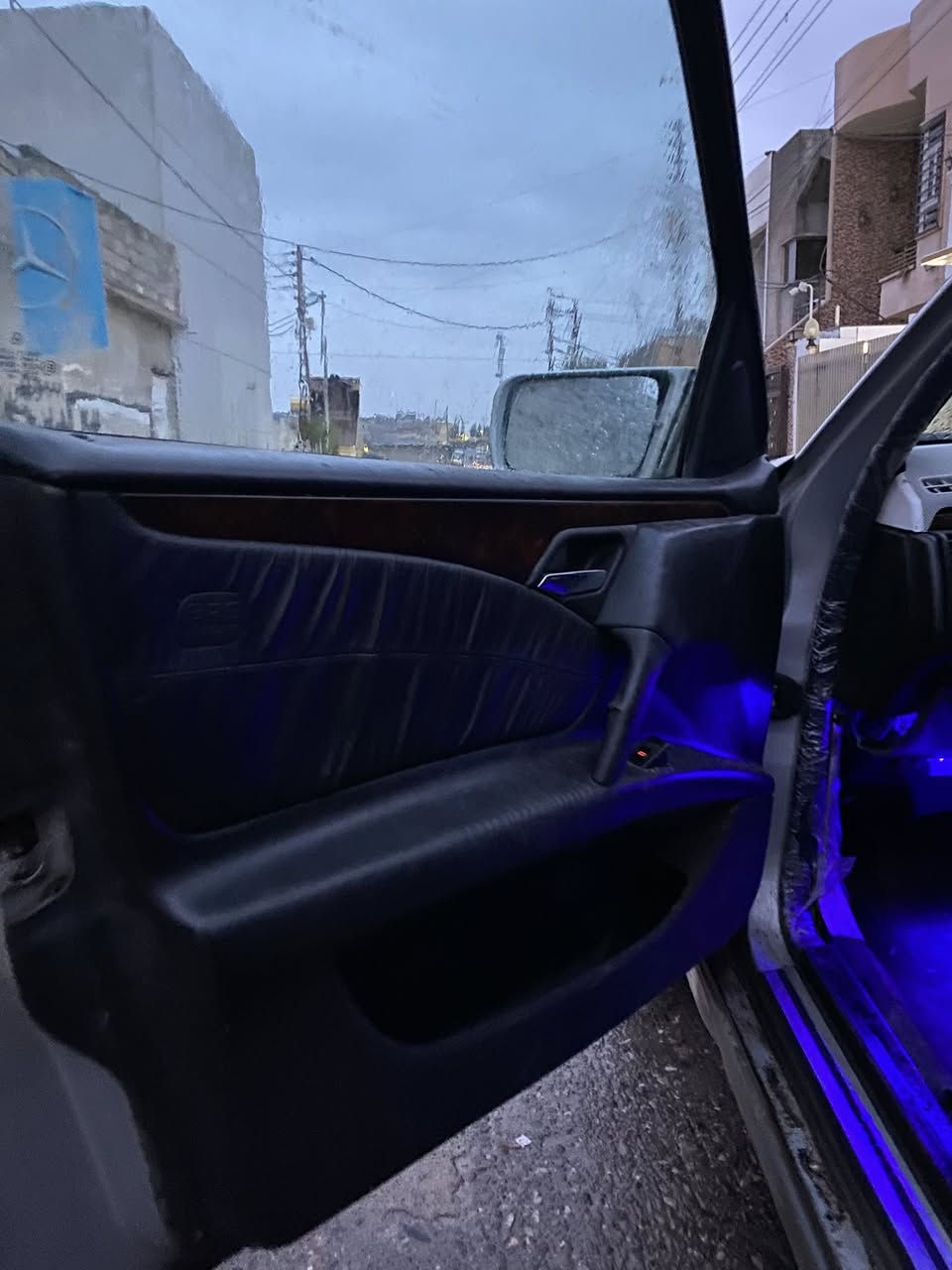 بةناوي خوا مارسدس بينز موديل 1997ئارم مالي مةدةني ئةوةليات گيرو كارابايات هةمويداروبةرديبةشةرتة.                    مواسةفات ئيليگانس جامكارةبا كوشن كارةبا ئايپاد گةرمي جلد سةلاجة بايف كارةبا كوشن سياحي چوار ويلي AMGلةسةرة گزوز 306 performance لةسةرة ￼.                                                  نرخ(30)$ 
ژمارة/***********
