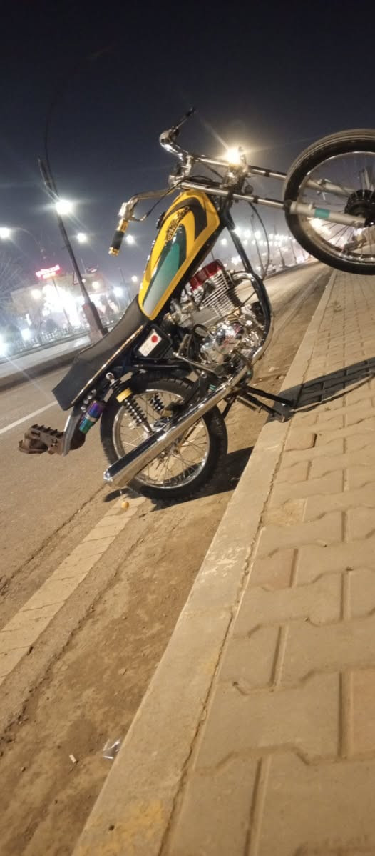 سلام عليكم 

تعميره جديده للبيع 2026 تيربو محرك كفاله 

نقصها فقط سكان وصالنصه 
مكاني ديالى بعقوبه المفرك  متواجد خاص سعرها 550 وبيها مجال


**إذا كنت صاحب هذا الإعلان وتريد حذفه لأي سبب، رجاءا أرسل رسالة إلى الدعم الفني**