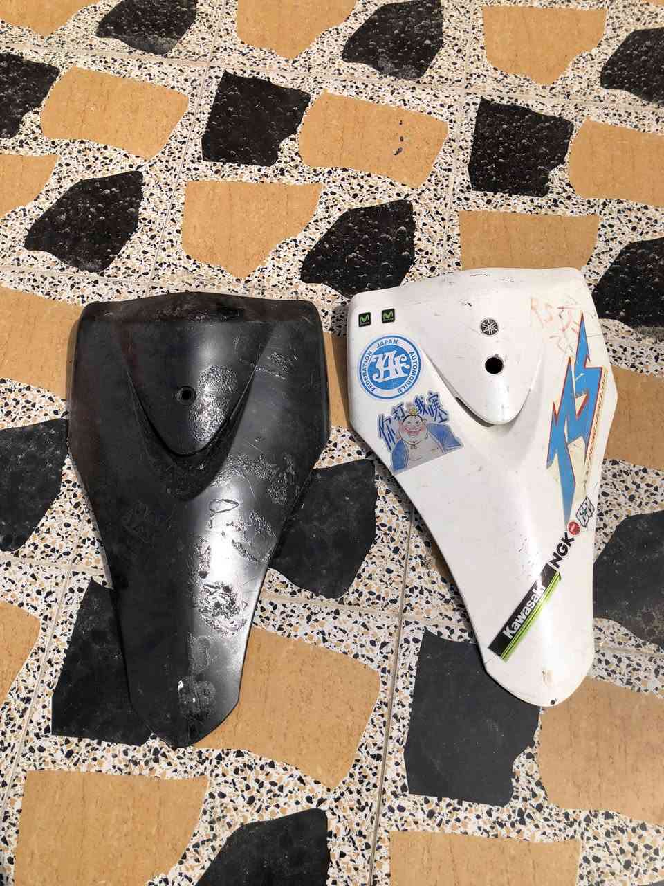 سلام عليكم غراض ماكس للبيع كزوزات كواتم بكلايت كفرات ترايش سكان ستان صفح عينه صفاحيات  سله  غراض نضافه اسعار حلوه مكاني بصره قرنه***********
