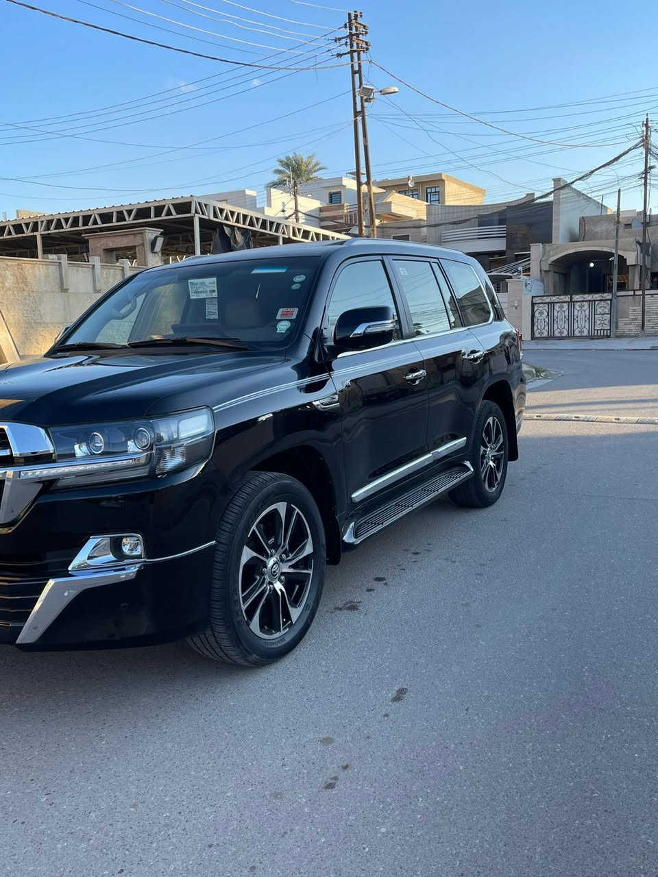 السلام عليكم لاندكروز موديل 2021 فئه شركات فوول مواصفات محرك 4600 GXR  اسلايت بصمه كراسي جلد 8 ايرباك جنطه كهرباء شاشه كبيره كاميرات ب جوانب 8 سلندر  وبعد بيها مواصفات السياره جديده ماشيه 80 الف رقم اربيل الجديد هزه جديده كامله من كلشي والتحويل مباشر  السياره مكفووله من الضربه والصبغ فقد بيها بارد شي بسيط وممبين اني مسوي بيها سونار ومرفوق ويا الصور ملاحضه السياره من تباوع عليها ممبين شي بس بالسونار السعر المطلوب 530 ورقه وبيها مجال للشراي مكان السياره بغداد ال كرخ حي الجامعه شارع الربيع للستفسار هاذا الرقم ***********  كير محرك كفاله وشكرا على الإطالة
