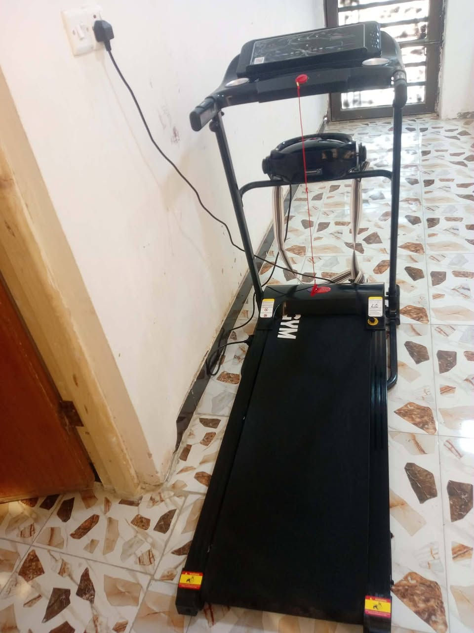 السلام عليكم جهاز جري جديد للبيع صارلي شهر واحد من اشتريته السعر 350الف وبي مجال  بسيط رقمي *********** بغداد الغزاليه
