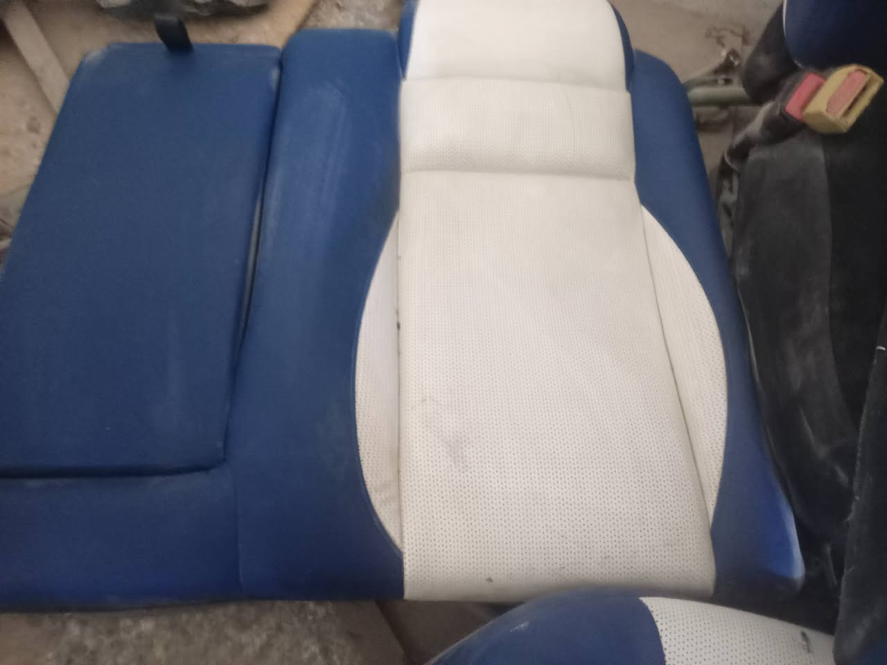 غرفه جارجر كامله معه ابطاين بيبان وكفر شاشه
وقبق محرك
عنوان سماوه
***********
