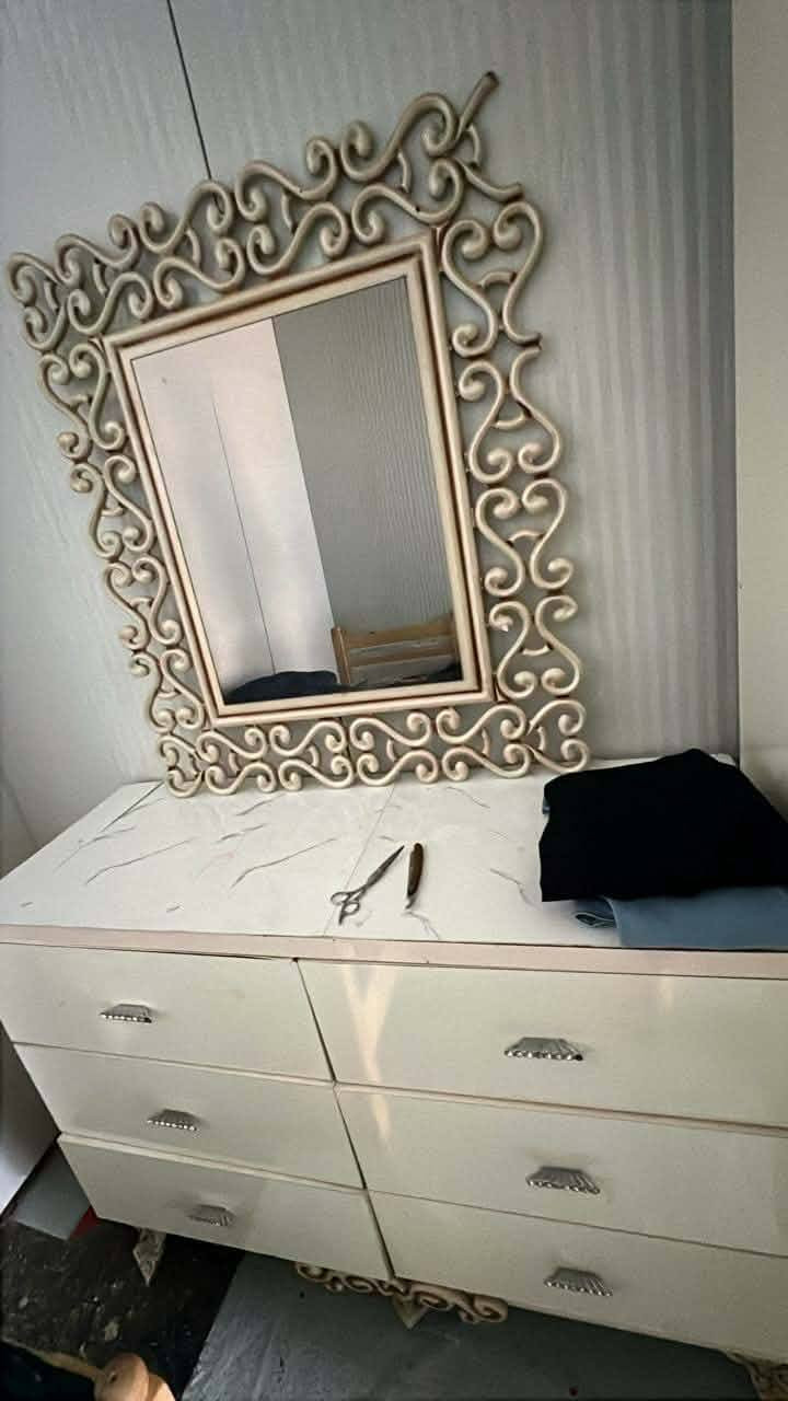 سلام عليكم
كنتور تركي باب سحب مع ميز ومجرات
نظيفات كلش وشغلهم تمام 👍
اللي يعجبه يتواصل واتساب
📱 ***********
بغداد
#للجميع
