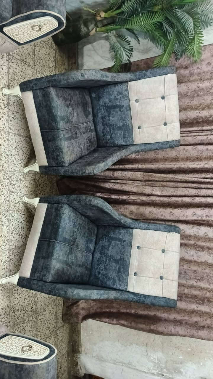تخم 7 مقعد💺 اخو جديد اي ضرر مابي خشب ثكيل كلش قوي وثكيل سعر ,,215,, بي مجال مكان لبياع *********** يوجد واتساب
