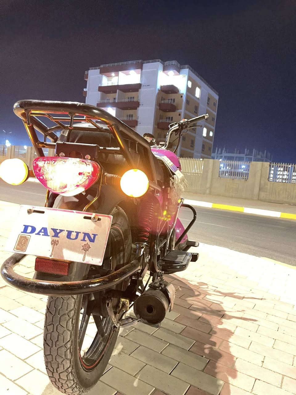 السلام عليكم 
(مكلف بل نشر)
دراجه دايوان 22 طالعه بل 23
الدراجه اوراق اصولي وصل معرض باسم راعيها 
الدراجه نظيفه كلش وكامله من كل النواحي مثل ما اشوفون 
رقم صاحب الدراجه ‭٠٧٨٣ ١٣٦ ٣٠٥٤‬
العنوان كربلاء حي العسكري
