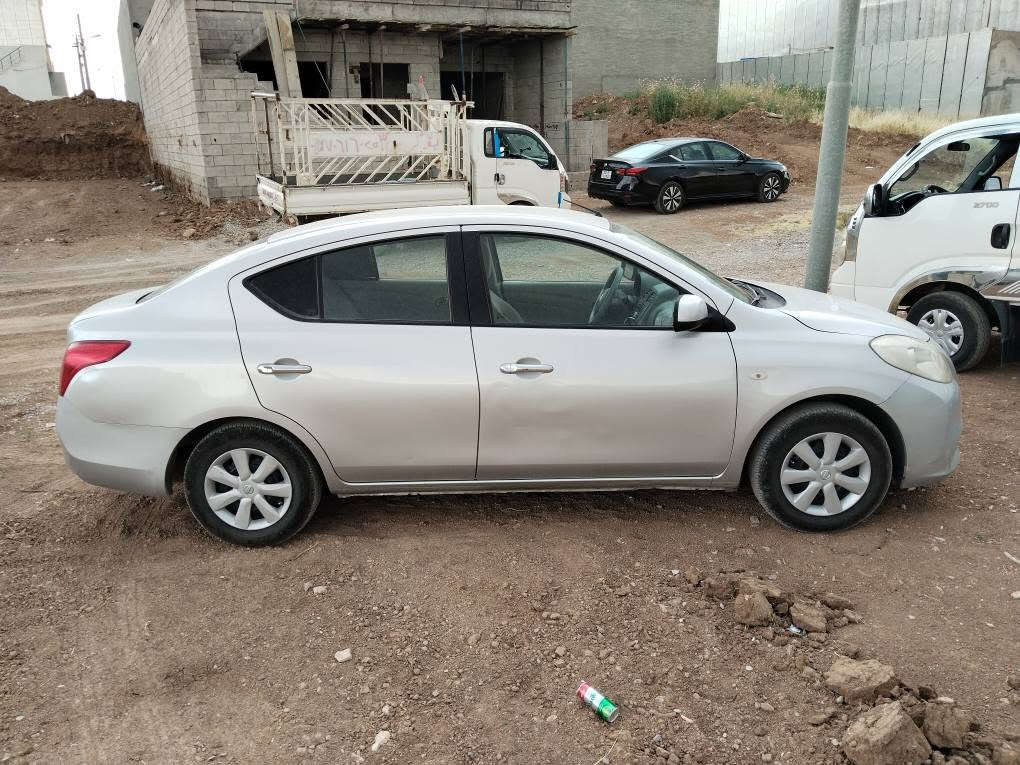 نیسان سەنی لاکشمی بای مۆدێل 2013 نمونە بێ بۆیاخ گێڕومەکینه ی بەشەرت مواسەفات چوارجام کارەباییە تەبریدمەرکەزییە چواردەسک ئستیلە چوارتایەی تازەیە سەنەوی وهه زەی تازەیە تەقەوڕەقەی نییە ماڵی دۆستە..ژ..م...
*********** السليمانية, العراق
