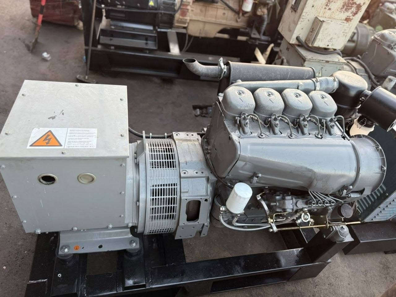 دويز 912   4 بستن  
محرك ما مشتغل بالعراق مفتوح رنكات 
محرك هندي 
توليد 50 كيفي 
ضمان 3 ايام 
عنوان موصل
متوفرة مولدات ومحرك للبيع
راسلني ***********
