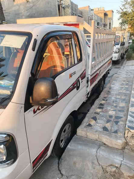 سلام عليكم سياره كيه حمل موديل 2025 سياره زيرو بعده شخص ما بيه مكفوله كفاله عامه سياره جاهزه من كلشي دوشمه تغليف بدي درع ستيل سياره ماشيه 5 تلاف السعر الاتصال بل رقم *********** مكان السياره بغداد الحبيبية ساحة الحمزه
