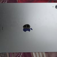 آيباد ١٠ • ٦٤ • نضافة ٩٠