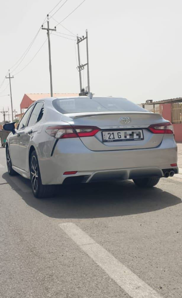 سلام عليكم تويوتا كامري امريكي 2023 SE لون سلفر 🤍 حادث /بس بونيد بدون اي دواخل رقم جديد وبسمي السعر 235 وبيه مجال رقم الهاتف ***********
