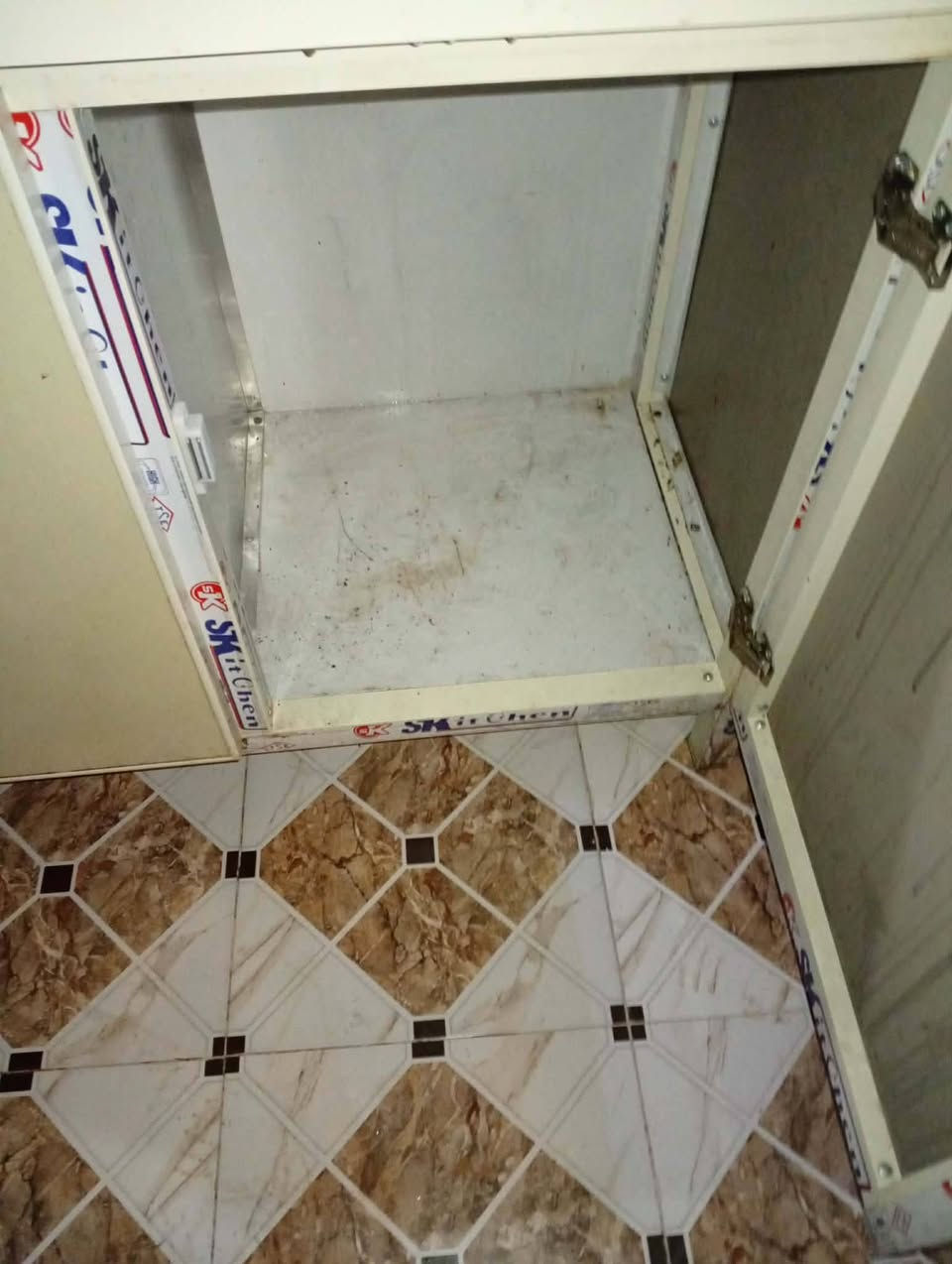 سنك للبيع ٧٥سعر نضيف ***********
