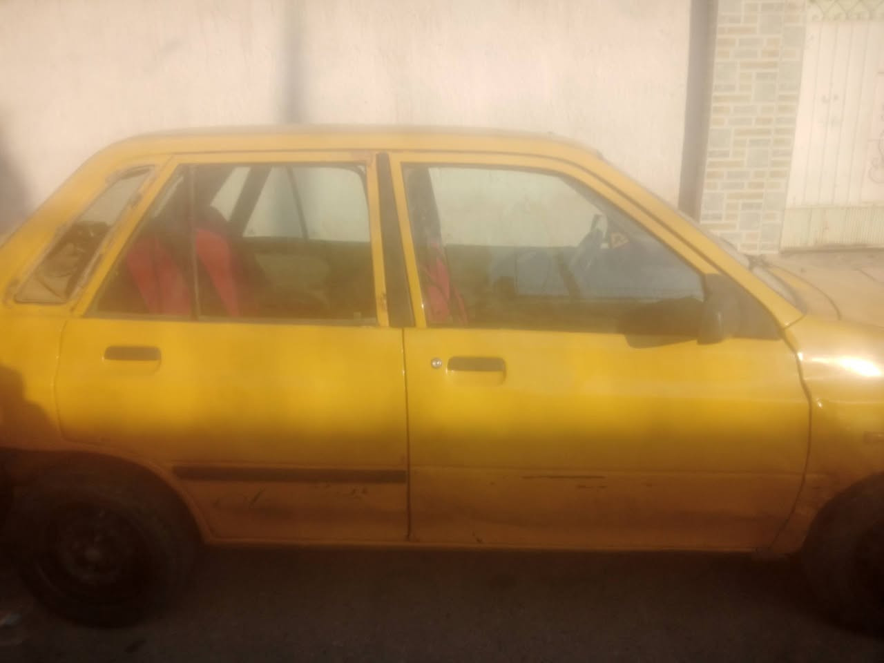 سلام عليكم سياره للبيع موديل 11جاهزه شغاله سعر ٩وراق بيه مجال رقم ميسان احمر ستفسار ***********
