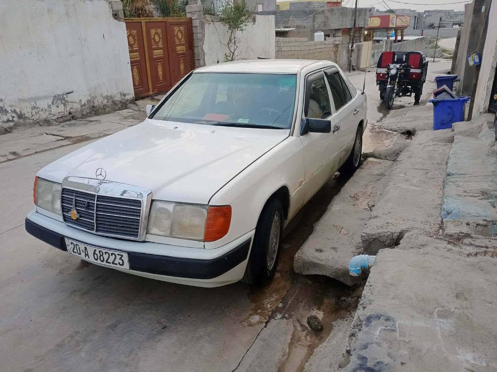 مرسيدس E300 موديل 1991 مكينه وكير بطه 3000
تخم تاير جديد صدر جديد باتري جديد كهربائيات كلها شغاله داخل جديد مابيها اي نقص تبريد ثلج 🥶 مسجل شاشه تاب 
سعر 53وبيها مجال مكاني ديالى جلولاء رقم ‏‪***********‬‏ خناقين, ديالى
