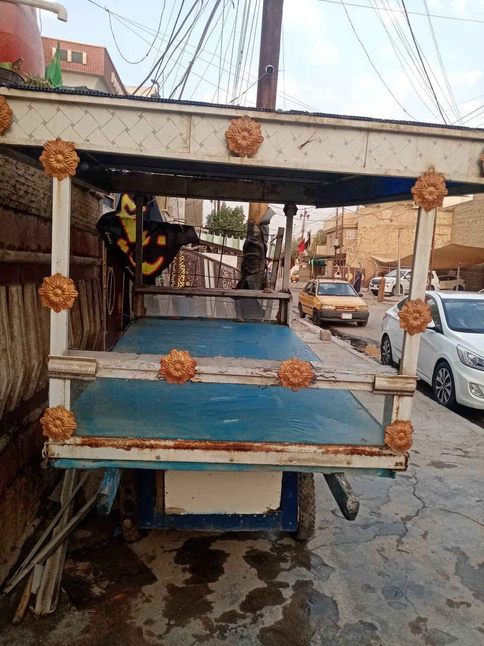 عربانه للبيع مكاني بغداد حي الرسائة قرب افران عراقنا سعرها 350 وبيها مجال رقم هاتف ***********
