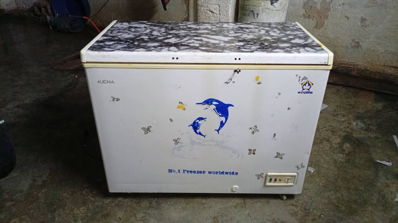 مجمده للبيع فول نظافه بلاديه السعر 175 الف وبيها مجال للشراي ***********
