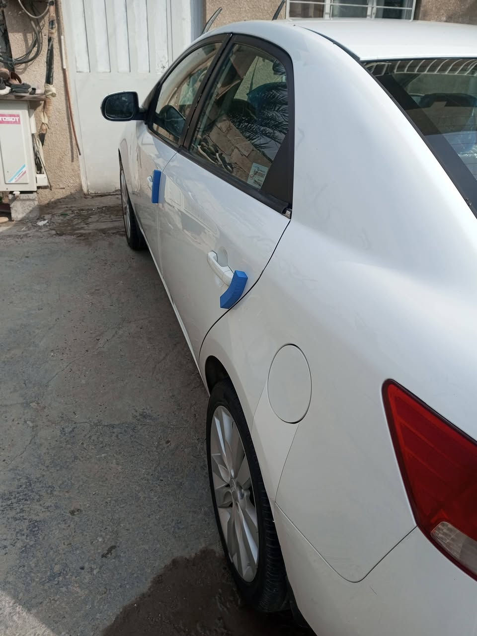 سلام عليكم اخوان عدي سيراتو 2012سيارة خليجي حادثهه موضح بل سونر بل بنيد فقط ***********
