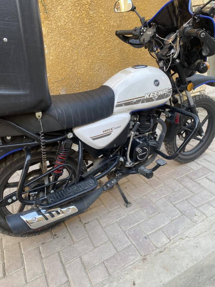 دراجه كيواي rks2025
نازله بلل ٢٠٢٦من الرمبه  هاي ثالث تبديل دهن الها دارجه كفاله عامه من كلشي او  بعدهي بوكالت الشركه او ضمان مكينه  او كير ٦اشهر  دارجه ماشيه ٦٠٠ دراجه تخبل او جديده 
عليها لايت زنون +هورن طاط رقم (اربيل) تحويل شوكت ميعجبك سعر 2.900 او بيها مجال لطيبين رجاءً لحد يكسر بل سعر لان دراجه جديده لشراي يتواصل وتساب فقط 

اسف عل اطاله 
***********
