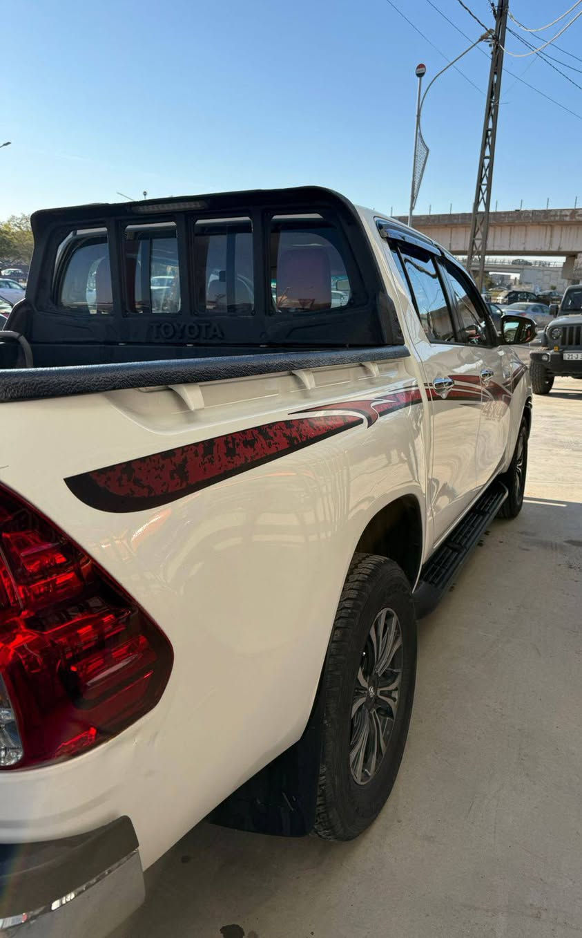 السلام عليكم
تويوتا هايلوكس 2016
السياره فور ويل 
محرك 4 سلندر
السياره اوتو ماتيك
اللون ابيض ثلجي
السياره بانزين + منظومة غاز
بدون صبغ
كير ومحرك بالشرط
تايرات جديده
سنويه جديده
السياره بيها تعديل بارد بالجاملغ الامامي جهة السكن بالاضافه الى كم رصعه بالسياره
السيارة ماشي 200 حقيقي 
للاستفسار اكثر اتصل ع الرقم
***********
