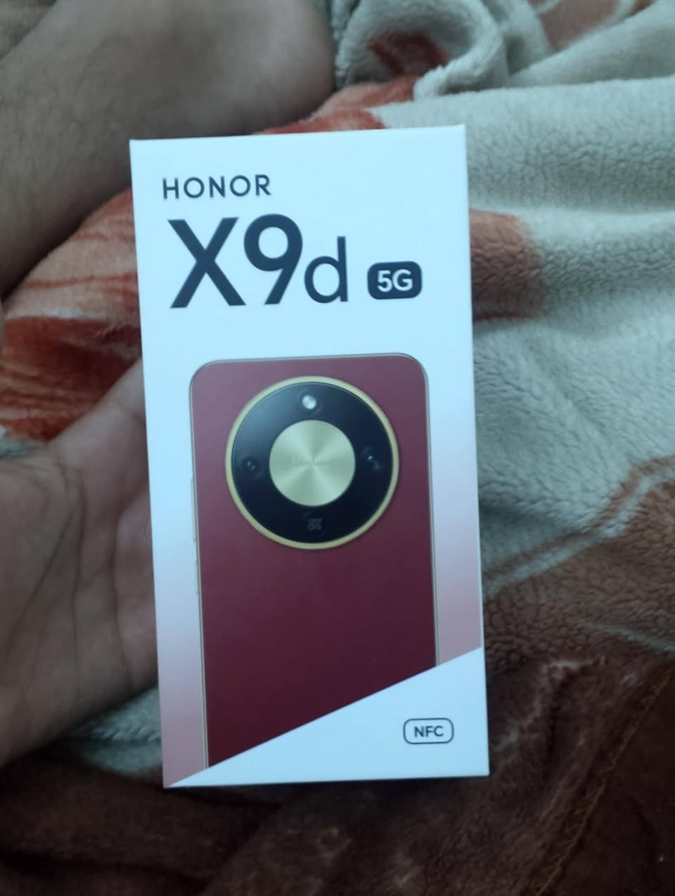 السلام عليكم شباب هونر إكس تسعه دي مستعمل شهر ونص فقط موجود الوصل كامل ملحقات ذاكره 256 بطاريه 8300 عشوائية 12 كامره معالج 108 جهاز كلش جديد نضافه 100/100 وانطيك ضمان أي شي بي انطيك الفلوس وتاخذه الك والله مكاني بغداد تاجي سعر ٣٧٠ وبي مجال للطيبين رقمي *********** خابر وخادم اني
