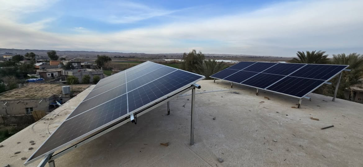 اليوم في قرية سيد جابر 

تم بحمدالله تنصيب منظومة طاقة شمسية بقدرة 
14 اميير نهاري و 12 امبير ليلي 
الواح بقدرة 615W  نوع لونجي ضمان 15 سنة
انفيرتر GROWATT  6Kw   ضمانة سنتين استبدال 
بطارية ليثيوم 11KWHمن شركة GENIXGREEN  ضمان 10 سنوات
صيانة لمدة سنة مجانية
للاستفسار الاتصال:-
***********
***********
***********
***********

GenixGreen 
GenixGreen Iraq 
المركز الذهبي-Golden Center 

#ألواح_شمسية #توليد_الكهرباء #نظام_كهروضوئي #مستقبل_الطاقة
#طاقة_شمسية #طاقة_متجددة #استدامة #بيئة_نظيفة
