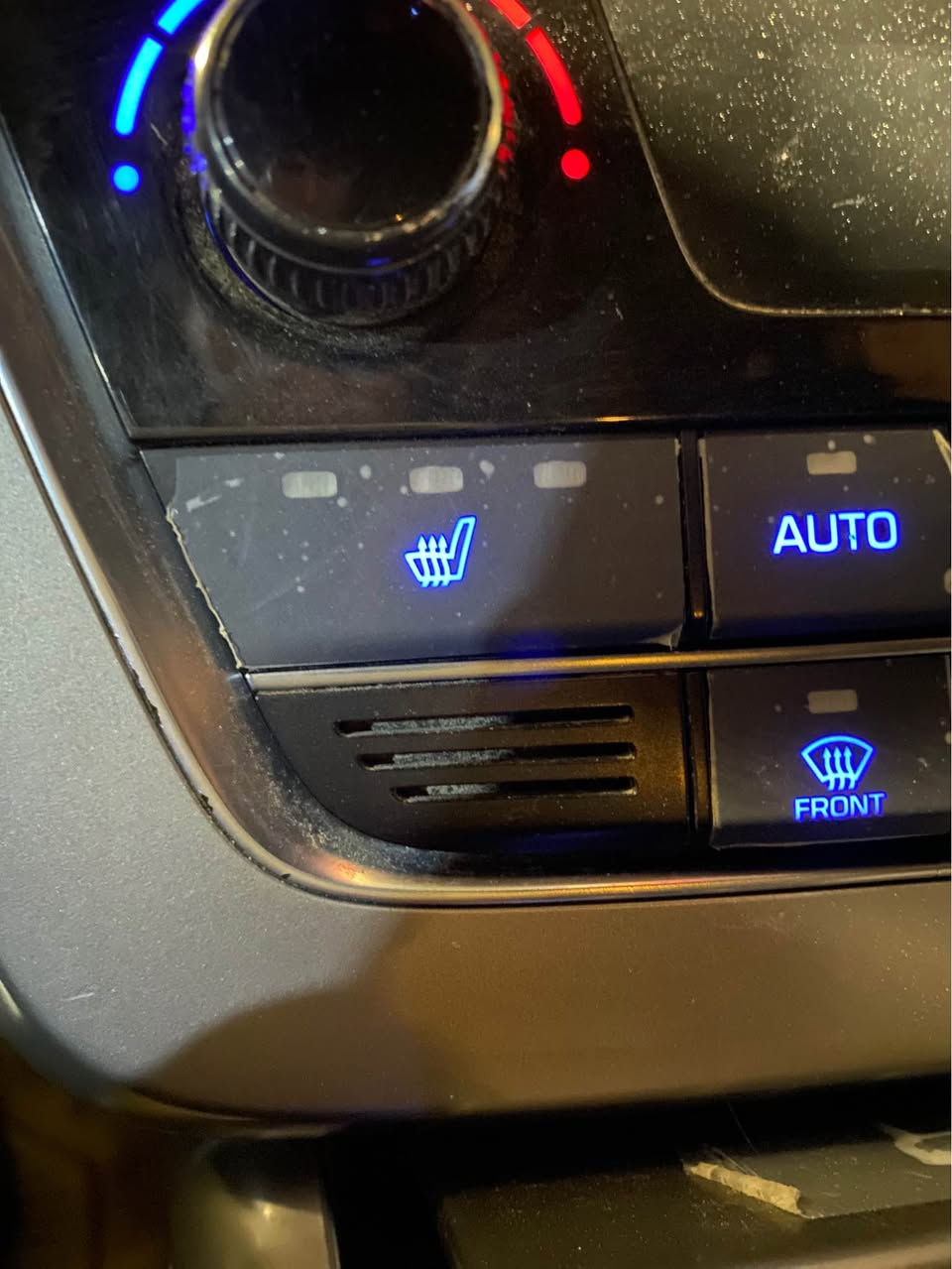 السلام عليكم للبيع سوناته مديل 2015 فئة السبورت مكينة 2000 تيربو صاروخ ماشالله سياره فول للخير معده الفتحة رادار امامي خلفي جانبي إشارة ترحيب عنده الاقتراب فتح الصندوق عده الاقتراب كشن سائق كهرباء وتأفئة حدادية امامي ومشط جدد وحداديه خلفي جديدة تخم تايرات جدد ادامه للمكينة كامله وحته فيت بم اصلي  سياره كلها جاهزه كلشي مناقصه انشالله  مكاني حله رقمي *********** سعر ب١١٠ وبيها مجال بسيط حلة, بابل
