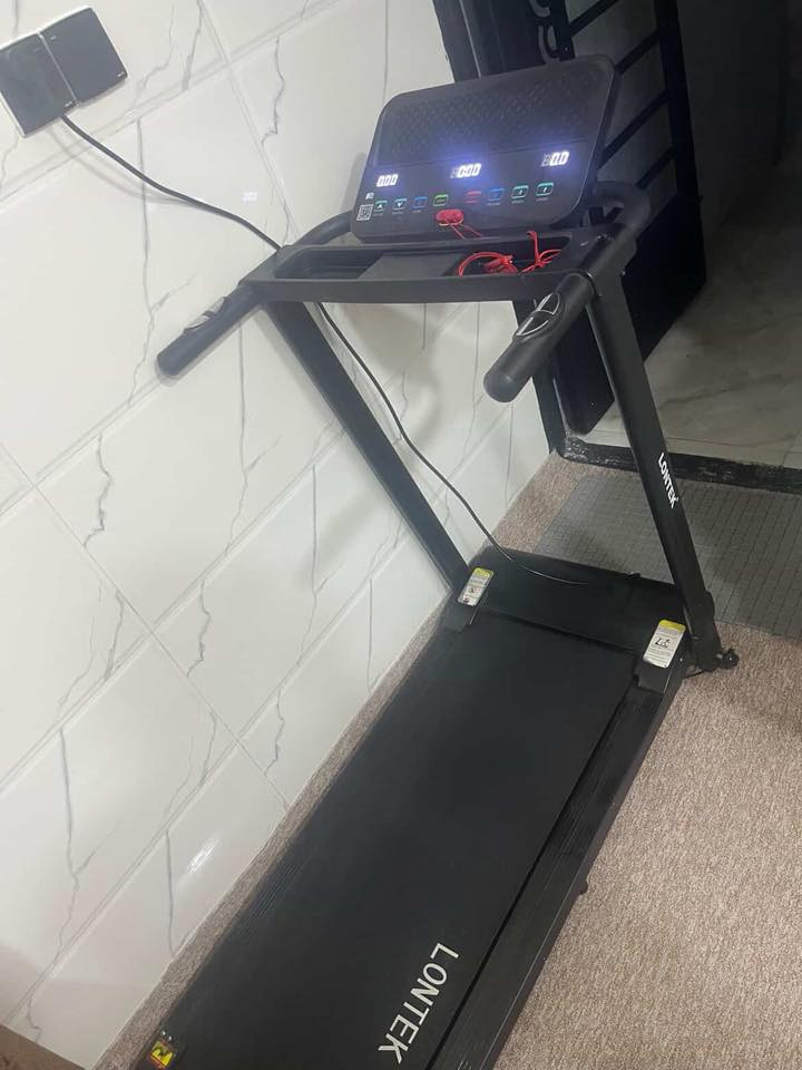 السلام عليكم عدي مجموعه غراض للبيع 
ثلاجه حجم ٦ قدم جديده مستخدم قليل كلش السعر 100
جهاز جري جديد استخدام قليل كلش السعر 250
زحليكه 60
سياره شغاله نقصه باتري كاعد السعر 100
مكاني بغداد مجمع بوابه الكاضميه 
***********
